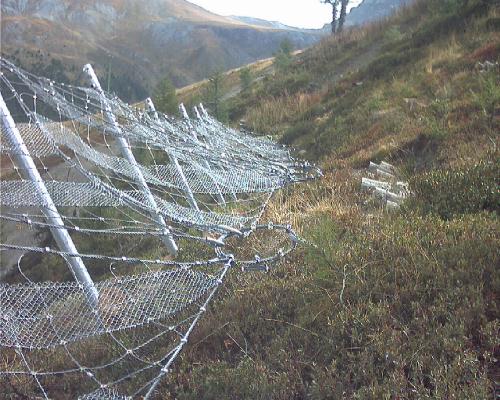 [Paravalanghe fermaneve protezione piste da sci]