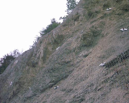 [Protezione con tecco pannelli in fune]