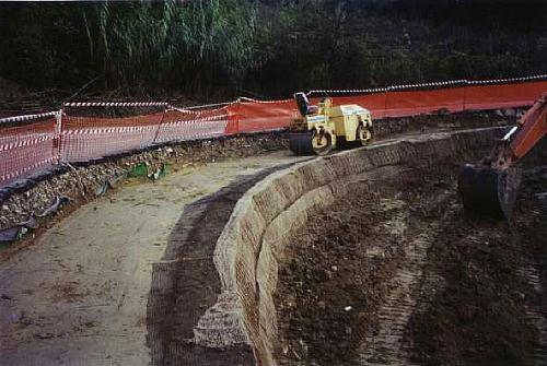 [Terra Rinforzata con geogriglie]
