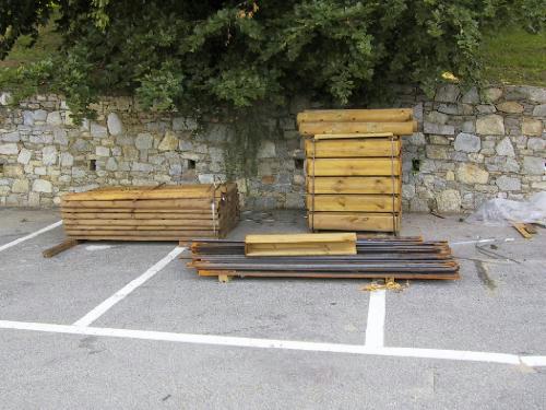 [Barriera in legno acciaio omologata]