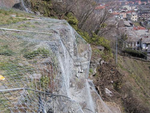 [Consolidamento parete sistema tecco sistemazione e consolidamento muretto in pietrame]
