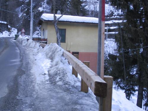 [Barriera in legno acciaio omologata]