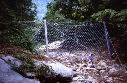 [Barriera paramassi geobrugg Debris Flow]