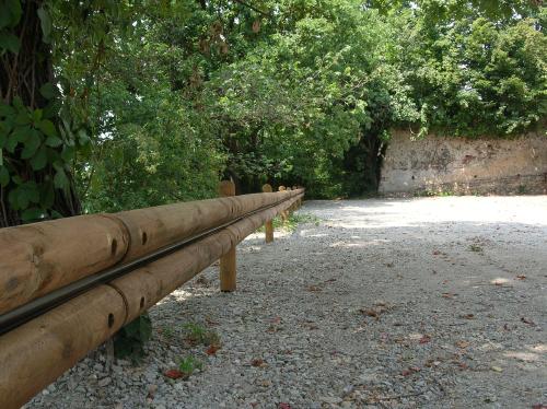 [Barriera in legno acciaio omologata guard-rail]