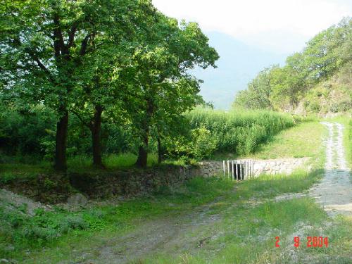 [Rilevato paramassi in terra rinforzata]
