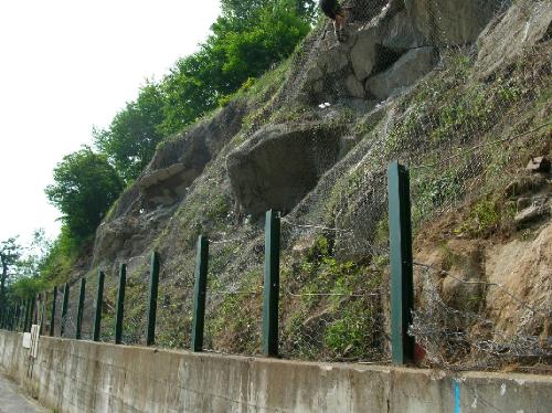 [Protezione con tecco pannelli in fune]