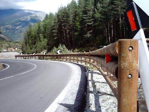 [Barriera in legno acciaio omologata guard-rail]