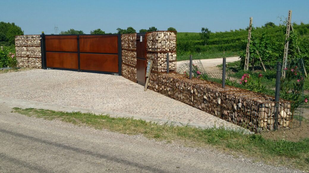 [Gabbioni arredo urbano acciaio corten]