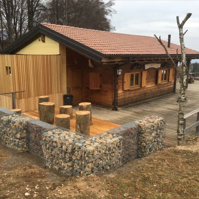 [Gabbia in pietre per muro]