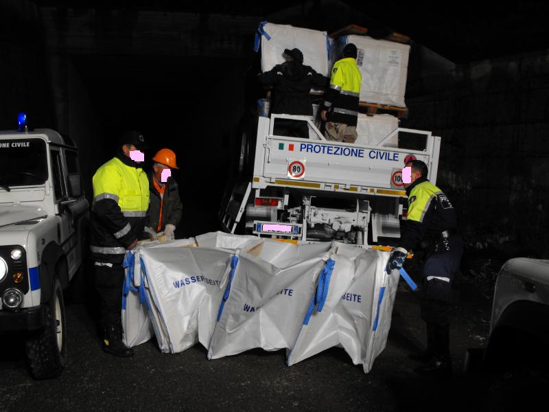 [barriere antinondazione esondazione alluvione big bag]