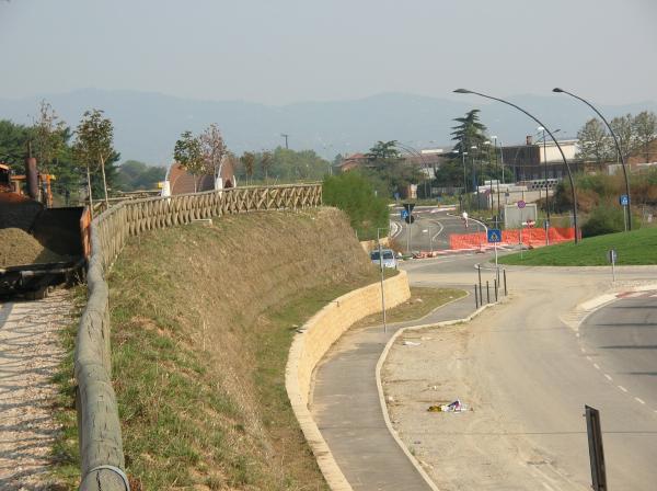 [Terra Armata con geogriglia terre e rocce da scavo ]