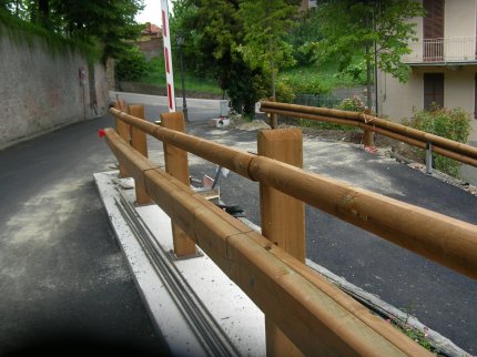 [barriere stradali in legno acciaio]