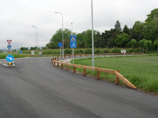 [barriere stradali in legno acciaio]