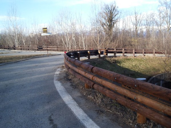 [barriere stradali in legno acciaio]